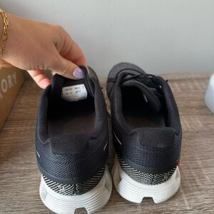 Size 8 on clouds brand new worn 3 times.